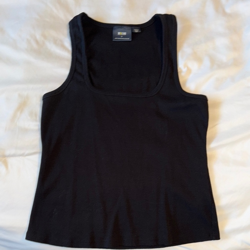 Maeve square neck Black Tank. Perfect condition.  The material is extra thick